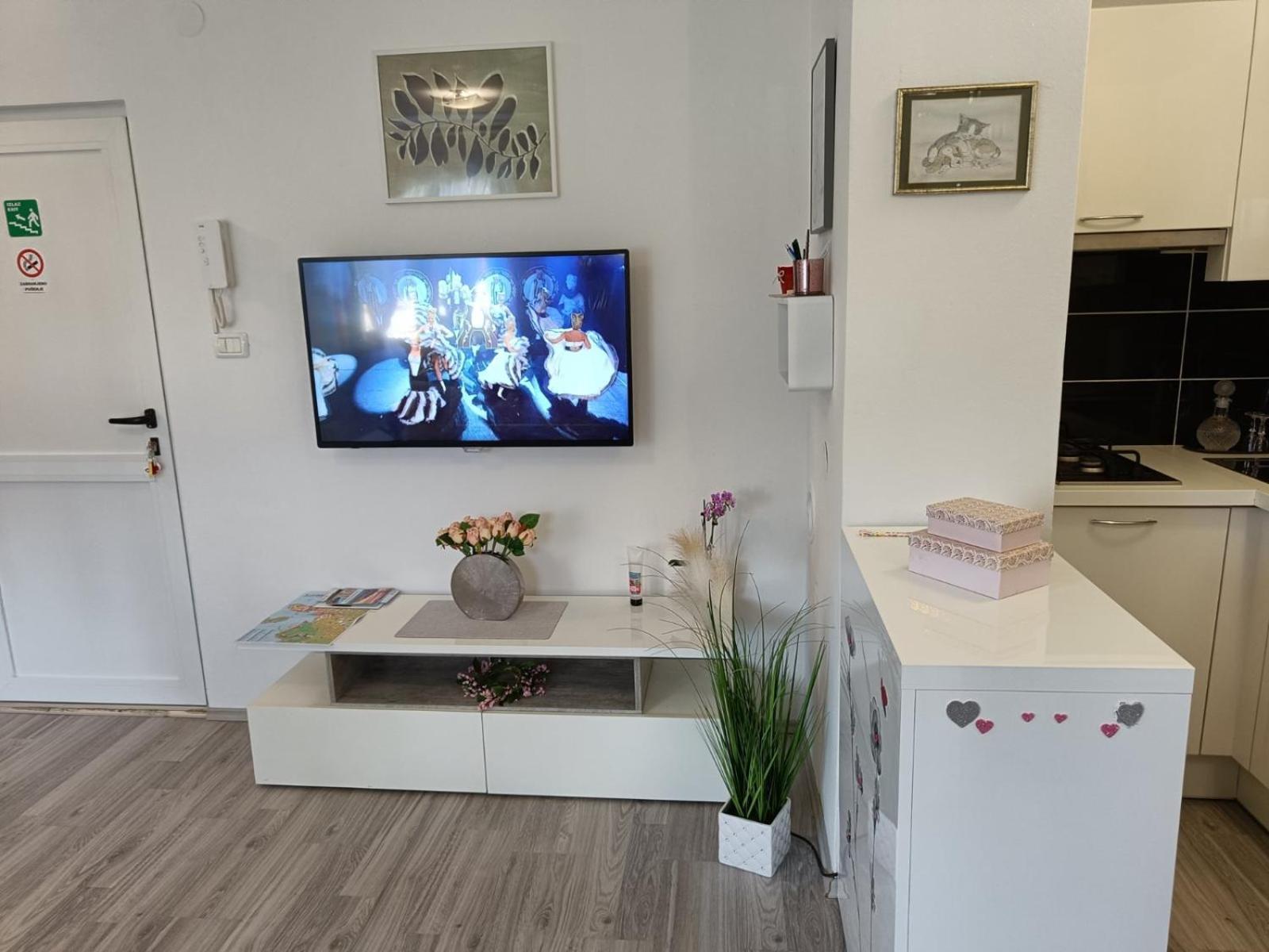 Apartments Mary & Free Parking Rovinj Quarto foto