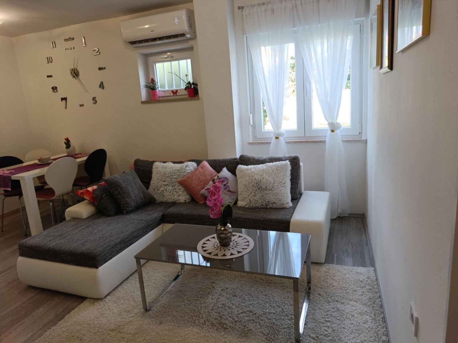 Apartments Mary & Free Parking Rovinj Quarto foto